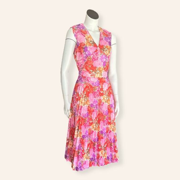 VTG Sleeveless V Neck Pink / Orange Floral Pleated Fit & Flare Midi Dress Size 6 - Picture 2 of 7